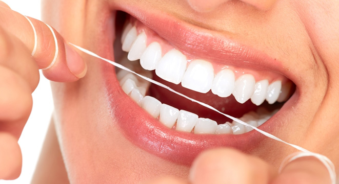 نخ دندان وسیله ای برای بهداشت دهان و دندان