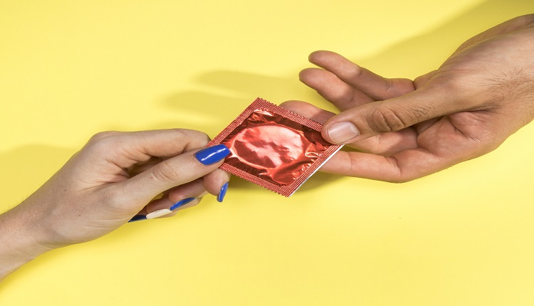 از انواع کاندوم و نحوه استفاده آن چه می دانید؟