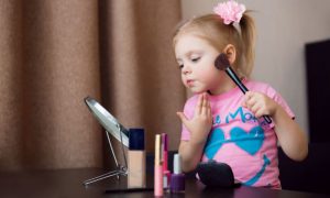 آرایش کودکان چه عوارضی دارد؟