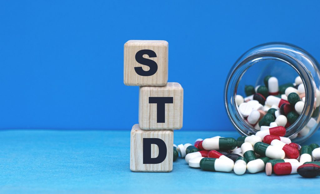 همه چیز در مورد بیماری های مقاربتی (STD)؛ از پیشگیری تا درمان