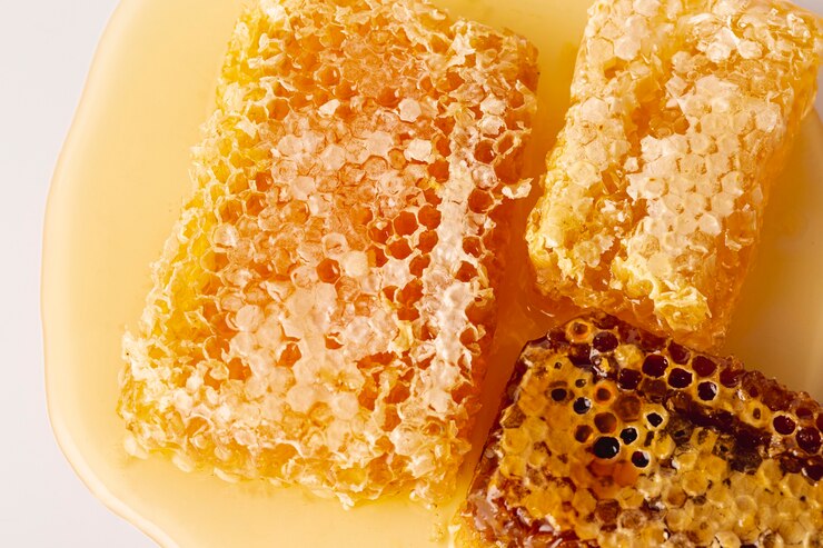 نقش عسل در تغذیه مو