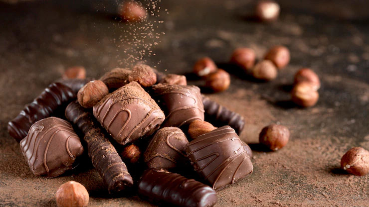 شکلات یکی از علل اصلی بروز بوی بد زیر بغل