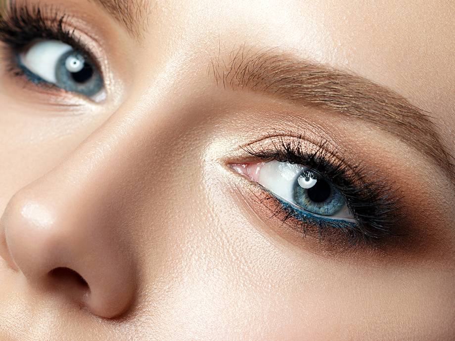 آرایش چشم مناسب برای لنز رنگی آبی